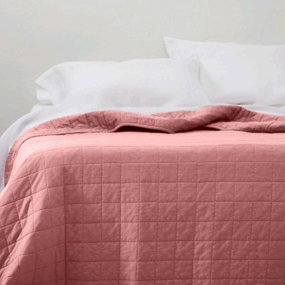 New!Casaluna Quilted Linen Blend Coverlet in Dusty Pink Cottagecore Y2K Retro